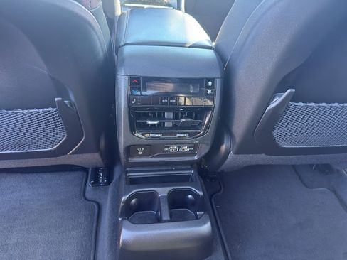 Used 2024 Jeep Grand Cherokee L Limited w/ Luxury Tech Group II AWD/4WD image 33