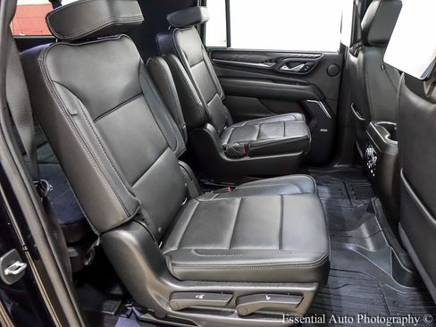 Used 2021 GMC Yukon XL Denali w/ LPO, Illumination Package AWD/4WD image 34