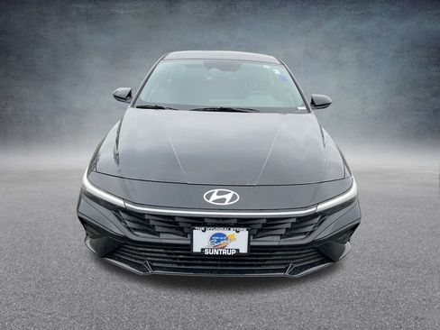Certified 2025 Hyundai Elantra Sport image 35