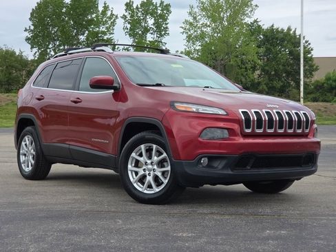 Used 2015 Jeep Cherokee Latitude AWD/4WD image 2