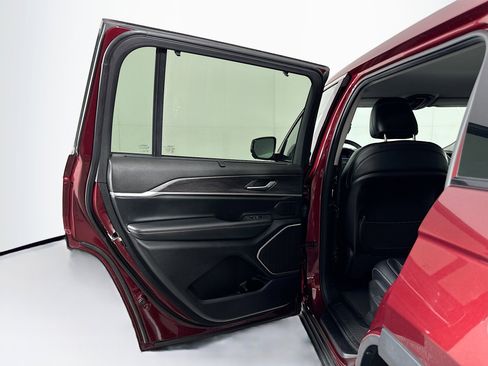 Used 2021 Jeep Grand Cherokee L Limited w/ Luxury Tech Group II image 26