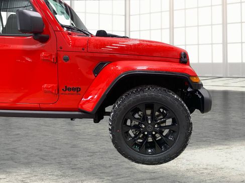 Used 2025 Jeep Gladiator Sport AWD/4WD image 24