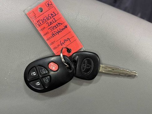 Used 2013 Toyota Highlander SE AWD/4WD image 33