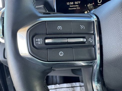 Used 2025 GMC Acadia Elevation image 15