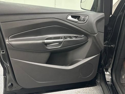 Used 2018 Ford Escape SE w/ SE Sync 3 Package AWD/4WD image 15