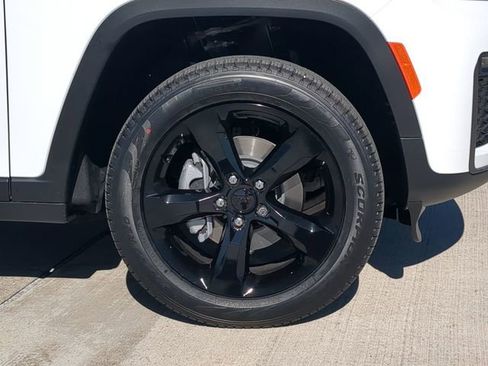 New 2026 Jeep Grand Cherokee Limited w/ Limited Altitude Package image 11