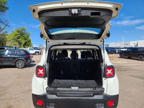 Used 2021 Jeep Renegade Latitude w/ Convenience Group AWD/4WD image 27