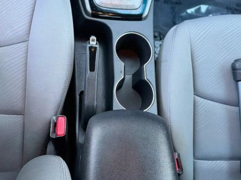 Used 2013 Hyundai Elantra GLS FWD image 16