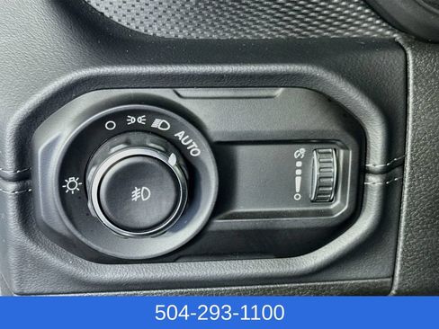 Used 2026 Jeep Wrangler Unlimited Rubicon AWD/4WD image 12