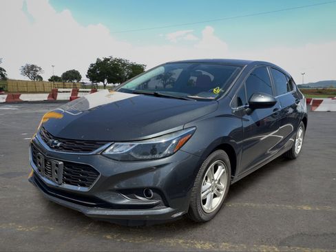 Used 2018 Chevrolet Cruze LT w/ Convenience Package FWD image 5