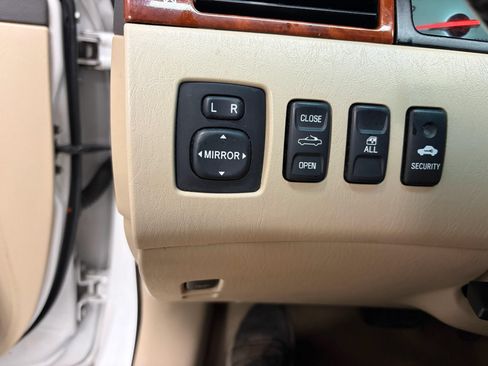 Used 2006 Toyota Solara SLE FWD image 16