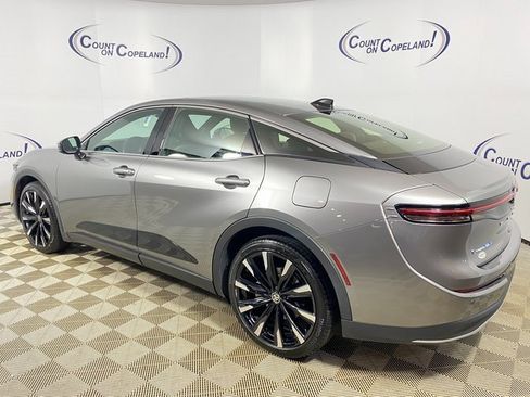 Used 2025 Toyota Crown Platinum image 4