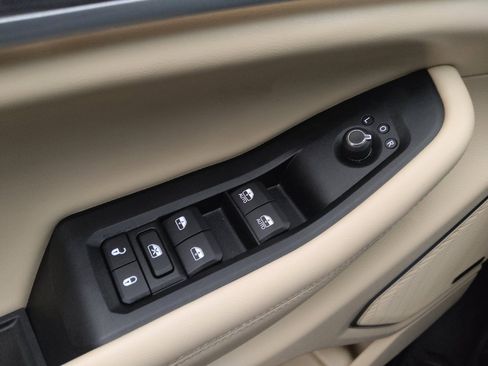 Used 2022 Jeep Grand Cherokee Limited 4xe image 27