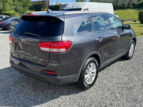 Used 2018 Kia Sorento AWD image 5