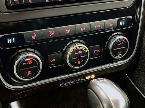 Used 2014 Volkswagen Passat 3.6 SEL Premium image 12