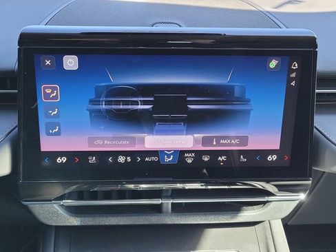 New 2026 Lincoln Nautilus Reserve AWD/4WD image 22
