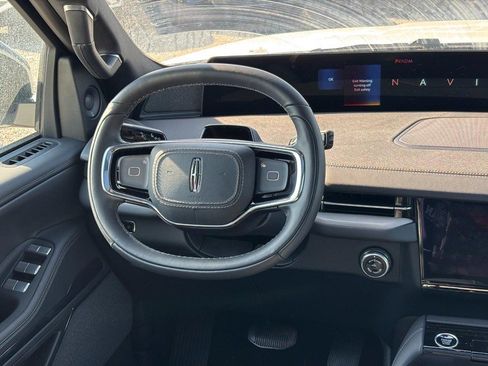 New 2025 Lincoln Navigator Reserve w/ Jet Appearance Package image 13