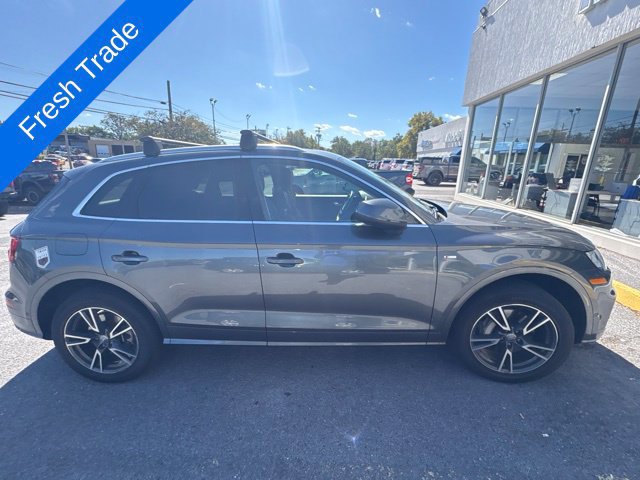 Used 2020 Audi Q5 e Prestige AWD/4WD image 1