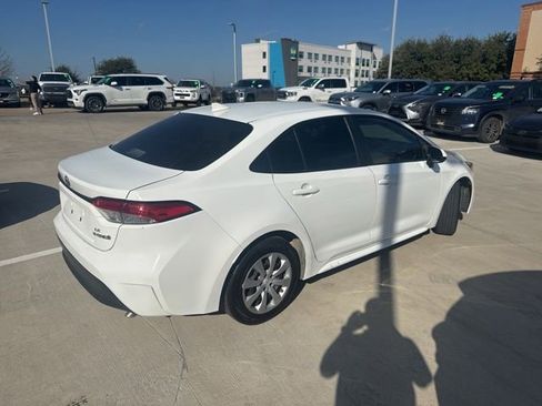 Used 2024 Toyota Corolla LE image 3