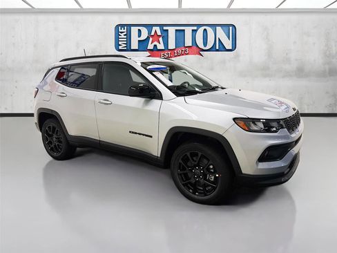 New 2026 Jeep Compass Latitude AWD/4WD image 1