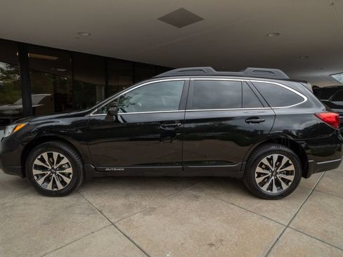 Used 2016 Subaru Outback 3.6R Limited AWD/4WD image 4
