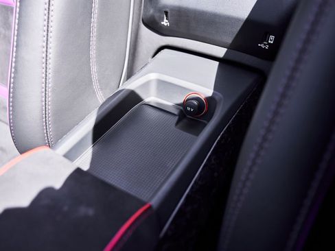 Used 2024 Lamborghini Huracan EVO image 57