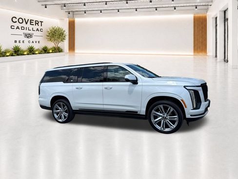 Used 2025 Cadillac Escalade ESV Sport w/ Touring Package AWD/4WD image 15