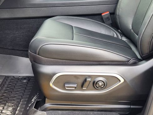 New 2026 Jeep Grand Wagoneer 4WD w/ Quick Order Packge 29V Upland image 15