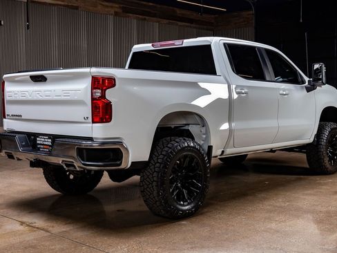 Used 2023 Chevrolet Silverado 1500 LT w/ Z71 Off-Road Package image 10