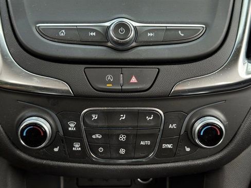 Used 2022 Chevrolet Equinox LT image 19