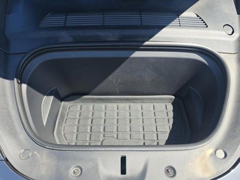 Used 2023 Tesla Model Y Long Range image 12