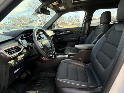 Used 2022 Chevrolet TrailBlazer RS w/ Sun and Liftgate Package image 5