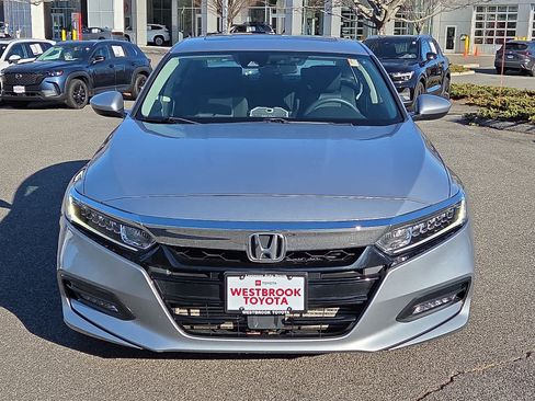 Used 2018 Honda Accord EX image 2