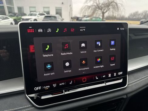 New 2026 Volkswagen Tiguan SE R-Line FWD image 14