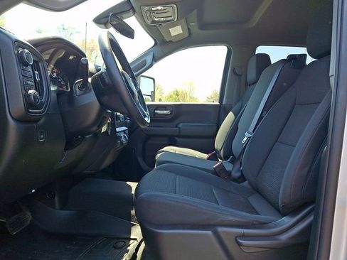 Used 2022 Chevrolet Silverado 2500 Custom w/ Custom Convenience Package AWD/4WD image 16