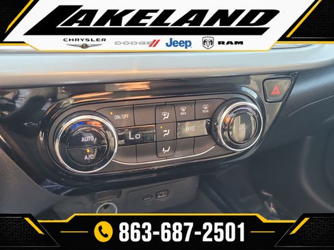 Used 2024 Chevrolet Trax LT FWD image 23