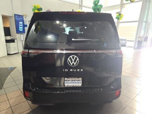 New 2025 Volkswagen ID. Buzz Pro S image 7