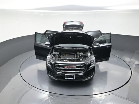 Used 2024 GMC Terrain AT4 image 12