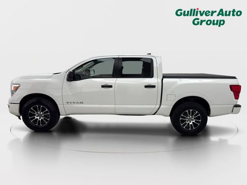 Used 2022 Nissan Titan SV AWD/4WD image 3