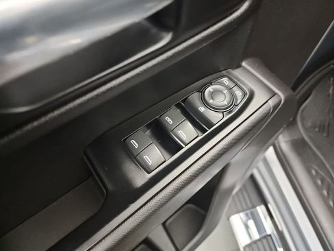 Used 2019 GMC Sierra 1500 Base 4WD 4D Crew Cab w/ Convenience Package image 19