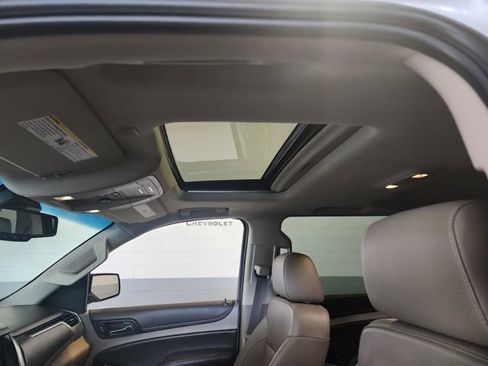 Used 2019 Chevrolet Suburban Premier image 9