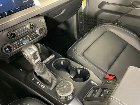 New 2025 Ford Bronco Outer Banks image 19