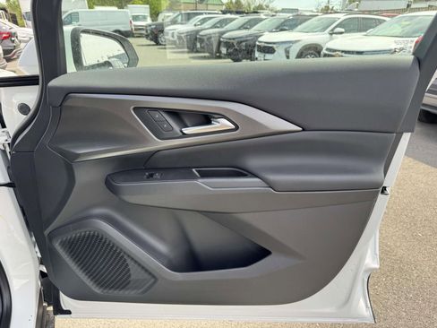 New 2026 Chevrolet Equinox EV LT FWD image 29