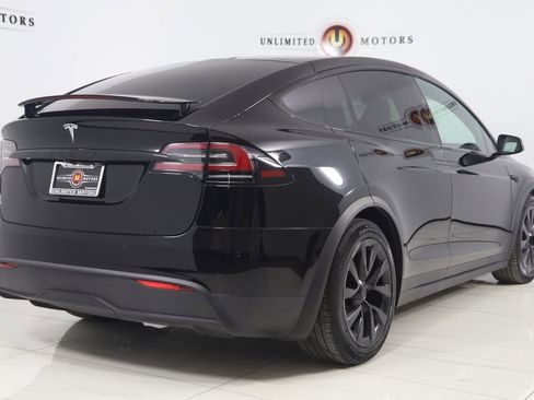 Used 2022 Tesla Model X image 3
