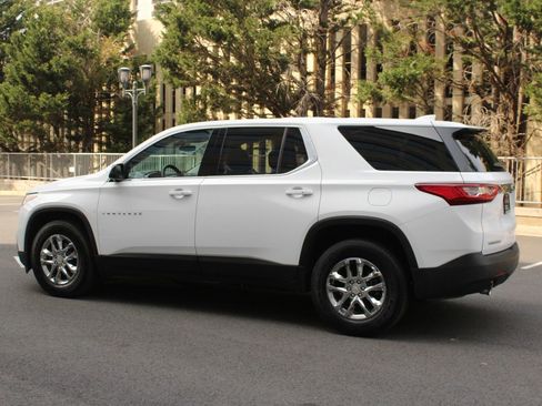 Used 2019 Chevrolet Traverse LS image 9