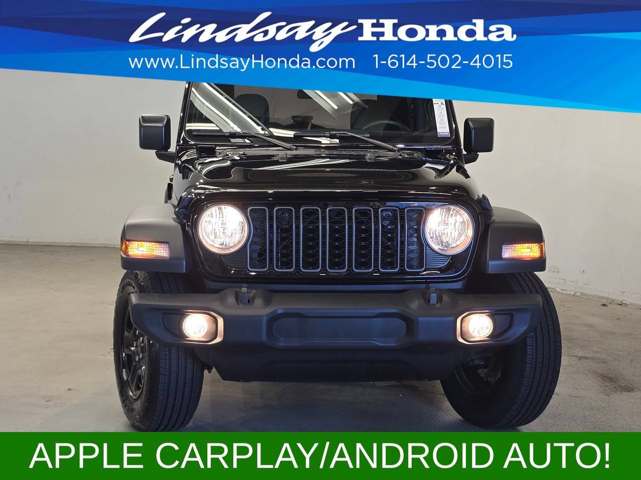 Used 2025 Jeep Wrangler Sport AWD/4WD image 2