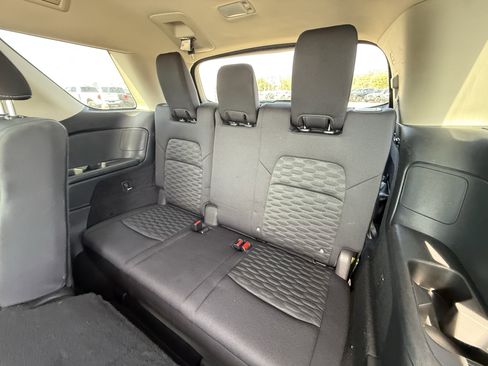 Used 2022 Nissan Pathfinder S image 28