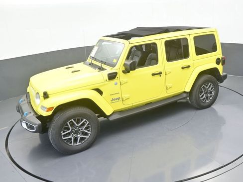 Used 2023 Jeep Wrangler Unlimited Sahara image 54
