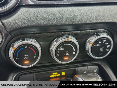 Used 2018 FIAT 124 Spider Abarth w/ Convenience Group RWD image 16