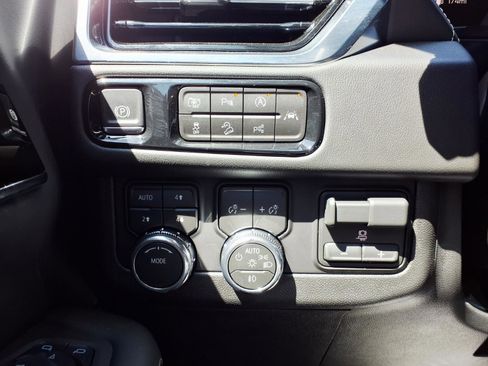 Certified 2026 GMC Yukon XL Elevation AWD/4WD image 26